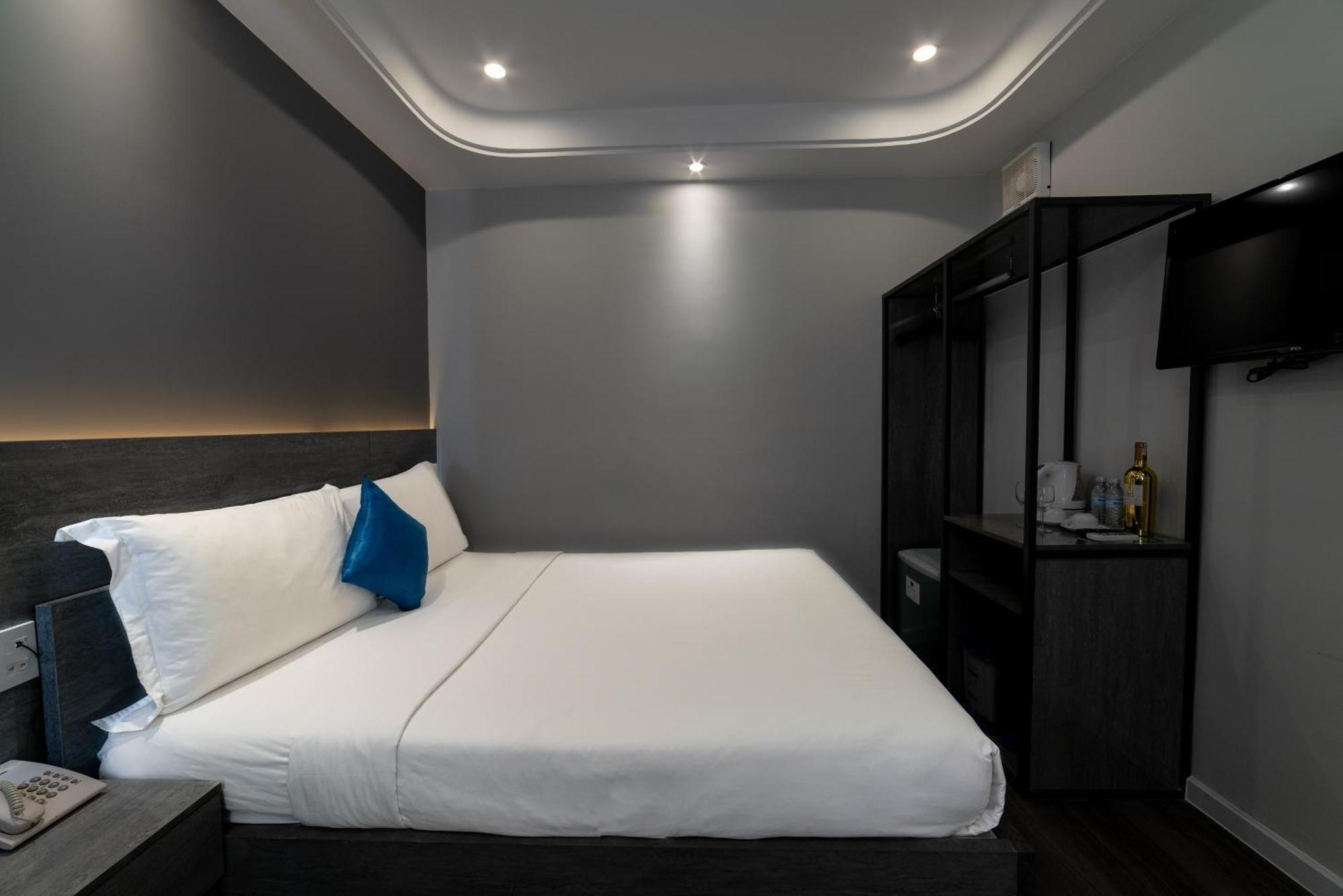 Ruby Saigon Hotel - Ben Thanh Хошимін Екстер'єр фото