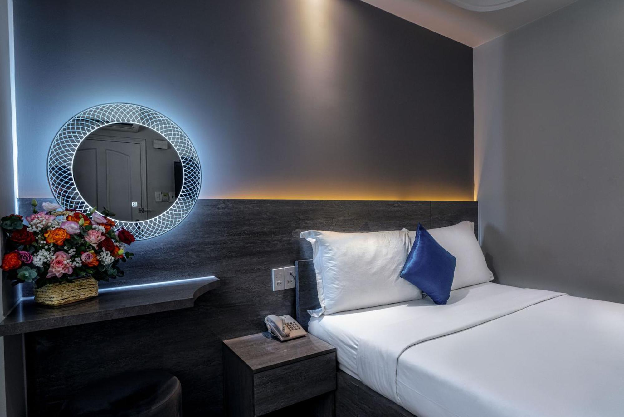 Ruby Saigon Hotel - Ben Thanh Хошимін Екстер'єр фото